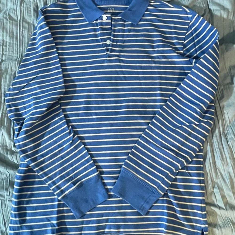 Bundle of 3 GAP shirts. - Picture 7 of 12